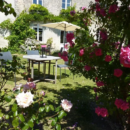 Ferme Du Loucel בית הארחה קולוויל-סור-מר